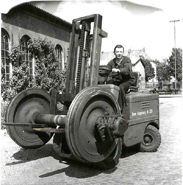 Gabelstaplerfahrer des ehemaligen Wagenwerkes